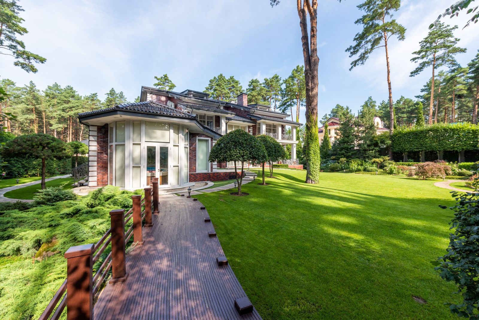 114 Pine Hollow Ct in Cary